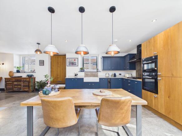 2 bed Detached for sale Image 10
