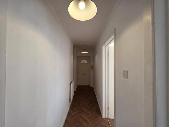 2 bed Apartment to rent Image 11