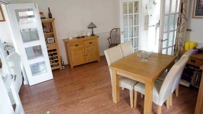 SPACIOUS DINING ROOM