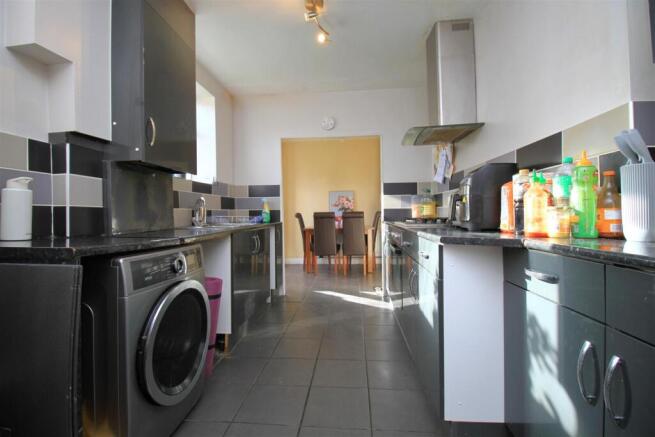 Kitchen...jpg