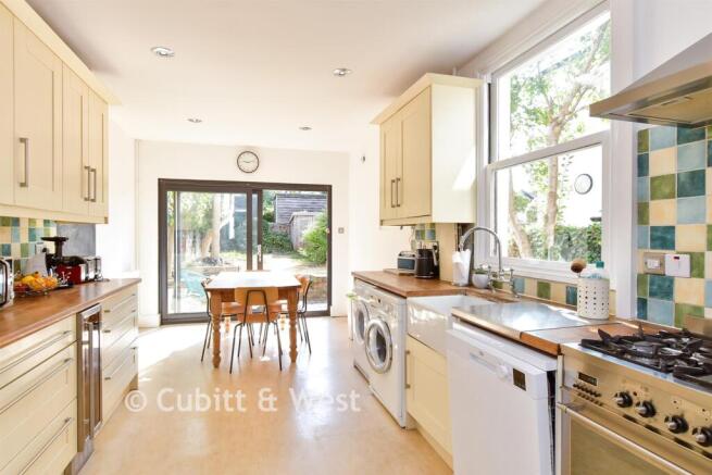 Kitchen/ Breakfast Room