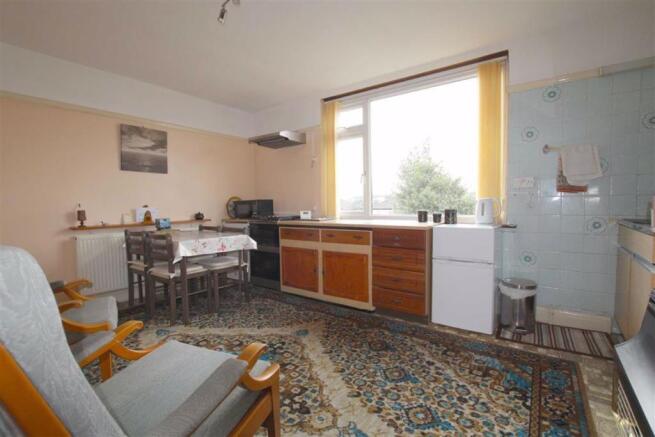 Dining Kitchen: