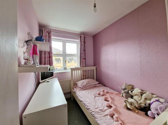 bedroom 3.jpg