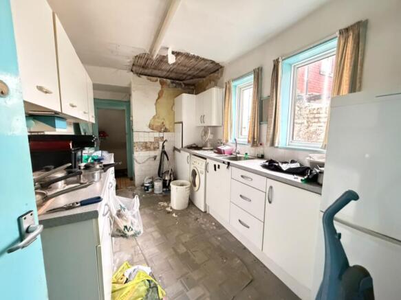 3 bed Terraced for sale Image 4