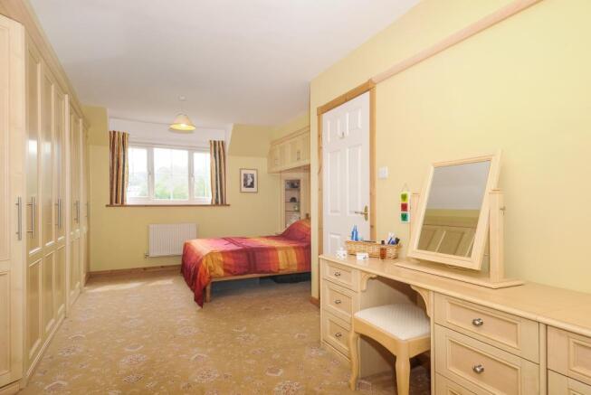 Master bedroom en-suite with dressing area