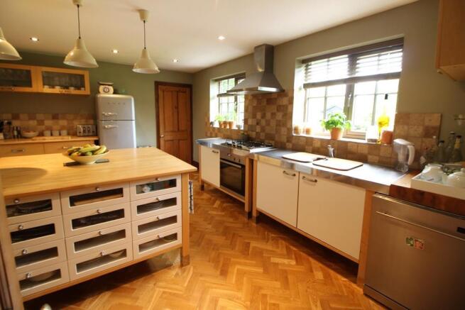 kitchen 1.JPG