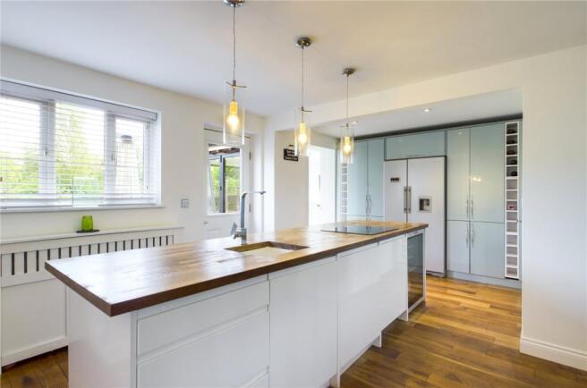 Kitchen B'fast Room