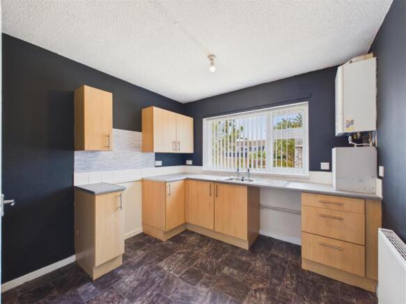 3 bed House for sale Image 5
