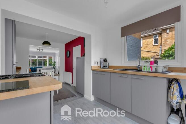 3 bed Semi-Detached for sale Image 12