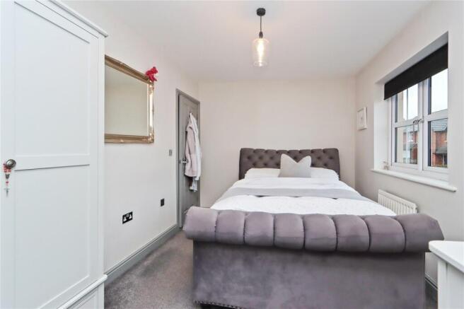 Bedroom 1 Pic 2