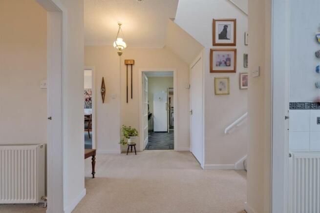 70 Belstane Rd, Carluke ML8 4BG-22.jpg