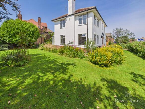 4 bed Detached for sale Image 7