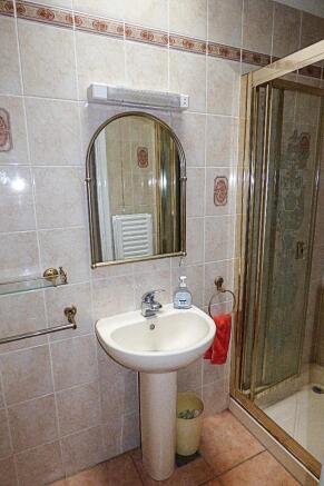 cloakroom/shoiwer