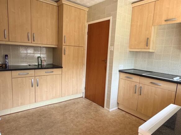 4 bed Detached Bungalow for sale Image 6
