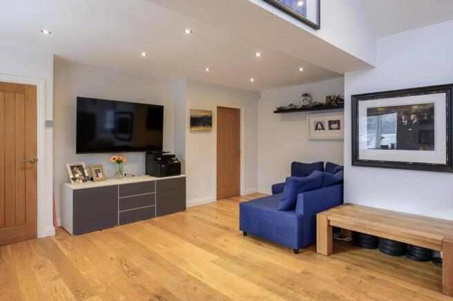 3 bed Semi-Detached for sale Image 8