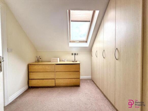 4 bed Semi-Detached for sale Image 8