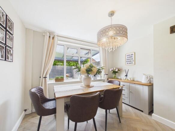 3 bed Semi-Detached for sale Image 10