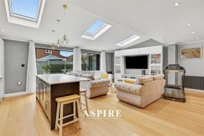4, Chalice Close, Basildon SS14 1SF
