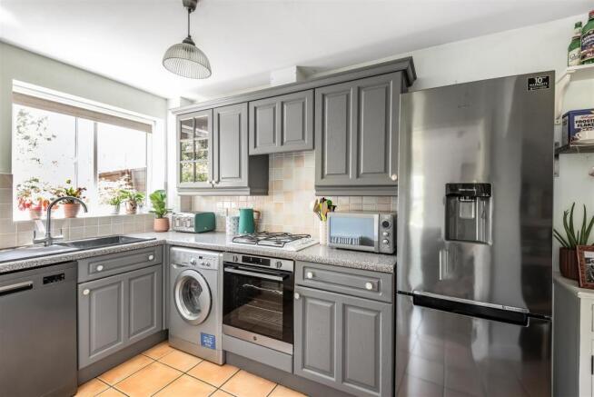 Byewaters - Kitchen (2).jpg