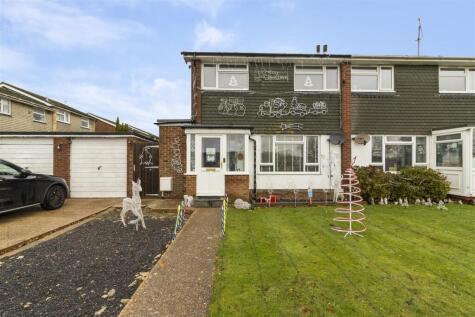 Bernhard Gardens, Polegate