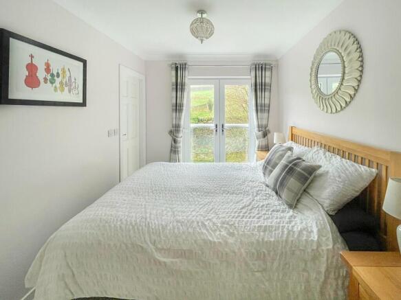 3 bed Semi-Detached for sale Image 11