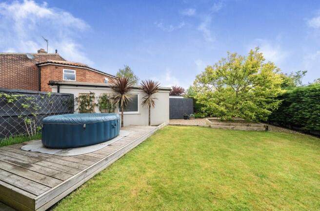3 bed Semi-Detached Bungalow for sale Image 12