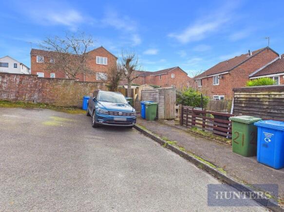 2 bed Terraced to rent Image 11