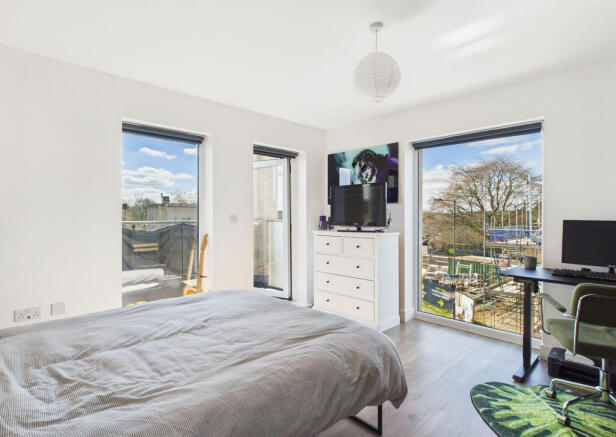 Living room / Bedroom