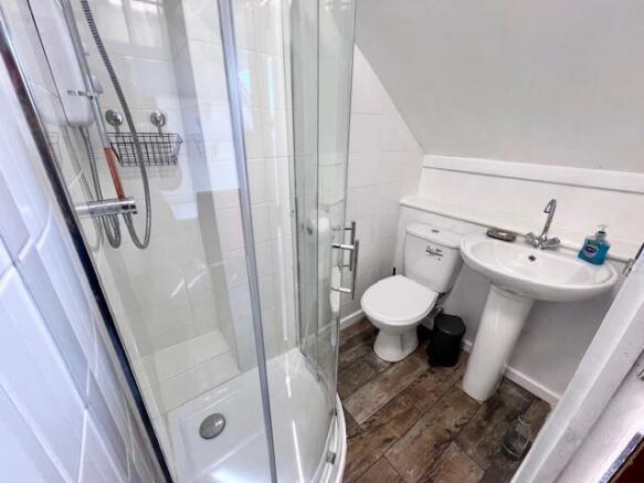 3 bed Terraced to rent Image 5