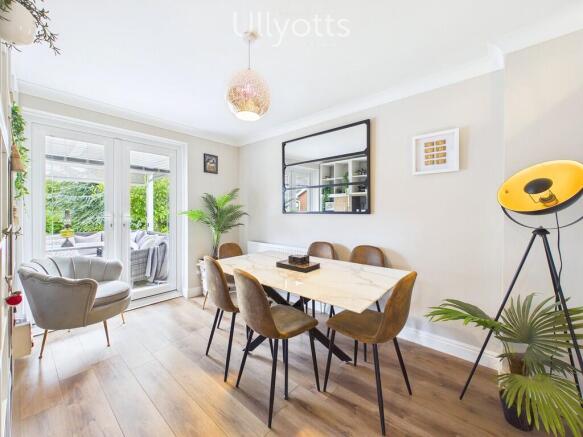 4 bed Detached for sale Image 7