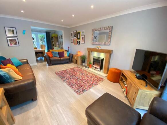 Eaves Lane, Bucknall, Stoke-on-Trent, ST2 8LY photo 4