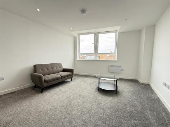 1 bed Apartment to rent Image 6