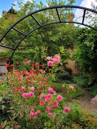 10.  The Coaches, circular pergola with Hyde Hall 