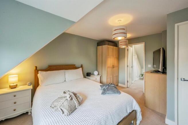 4 bed Terraced for sale Image 10