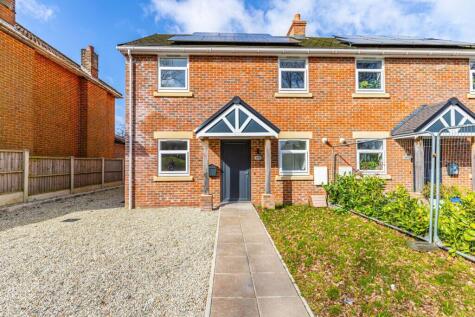 East Howe Lane, Bournemouth, BH10