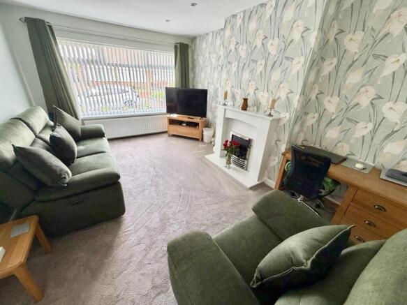 2 bed Semi-Detached Bungalow for sale Image 6