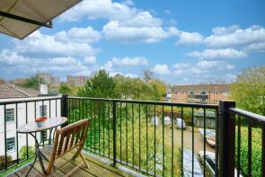 2, 204 Nucleus Apartments, West Hill, London SW15 3JT