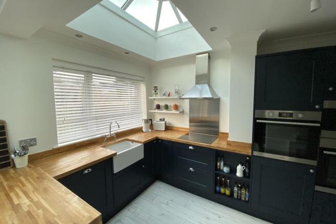KITCHEN DINING ROOM