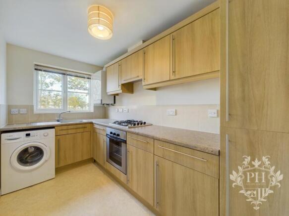 2 bed Semi-Detached to rent Image 4