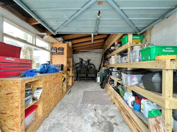 GARAGE.jpg