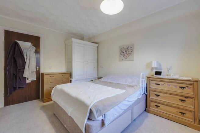 1 bed Retirement Property for sale Image 6