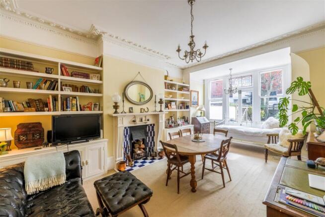 105 Pembroke Crescent -8.jpg