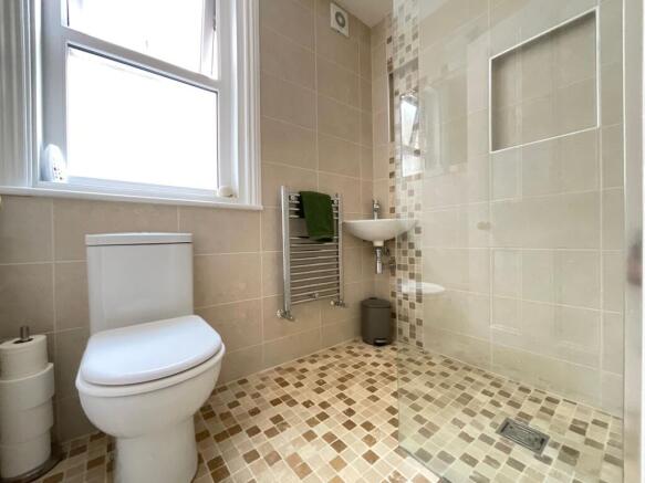 4 bed Terraced for sale Image 9