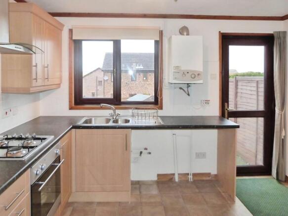 2 bed Semi-Detached to rent Image 5