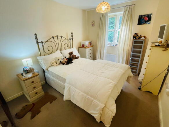 2 bed Ground Flat for sale Image 11