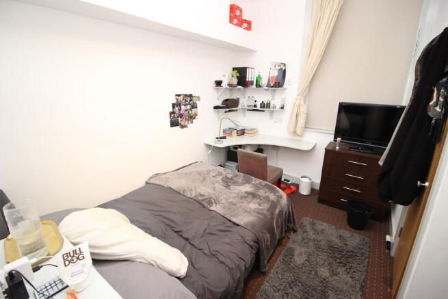 10 bed Terraced to rent Image 11