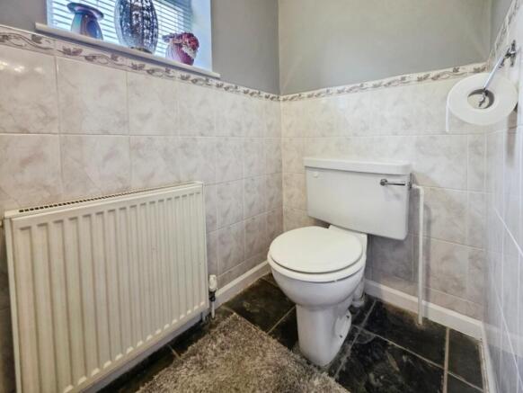 5 bed Semi-Detached for sale Image 12