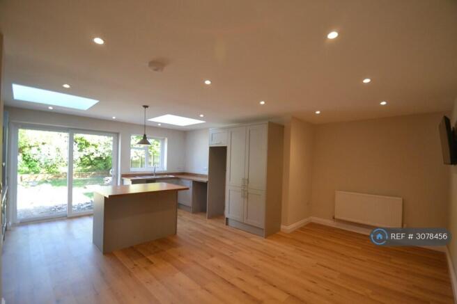 Spacious Open Plan Kitchen Living Area