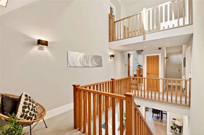 5 bed Detached for sale Image 10