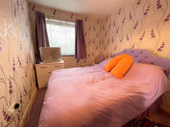 Bedroom 1.jpg